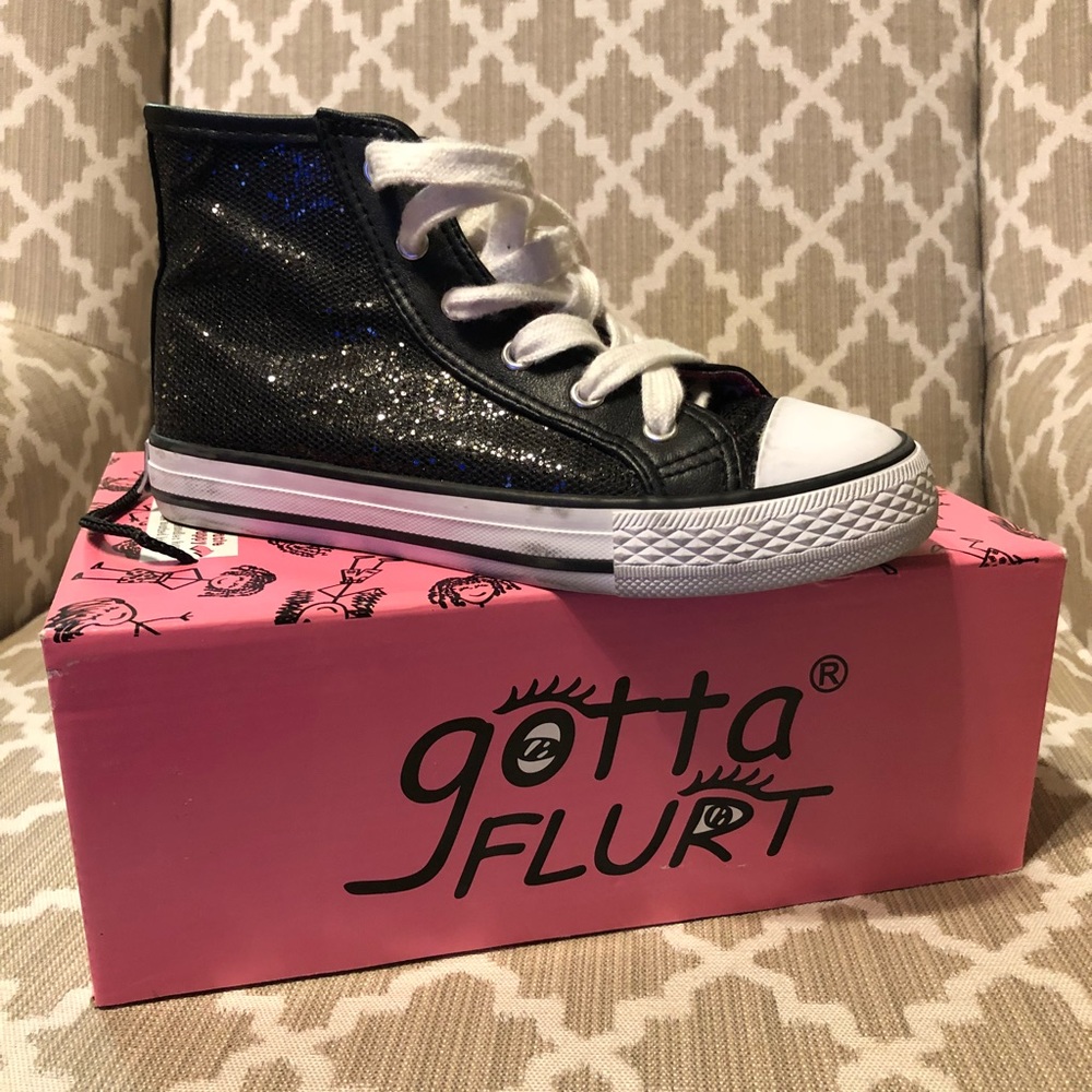 Gotta Flurt girls size 1 shoes